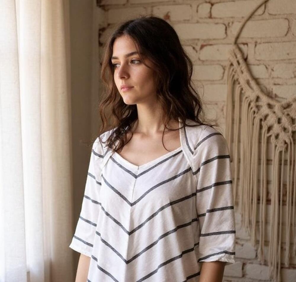 White House Black Market Chevron Stripe 3/4 Sleeve Tee Off White Gray Womens XXS